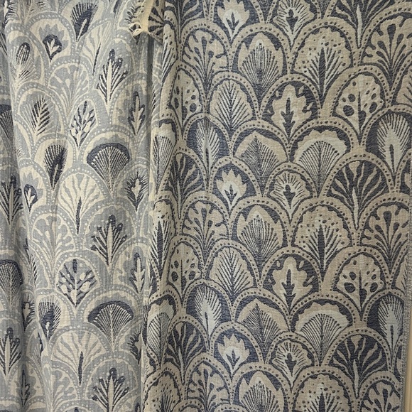 Succulents in Blue Woven Organic Cotton 2-in-1 Wrap Scarf Anthropologie Holiday - Picture 3 of 13